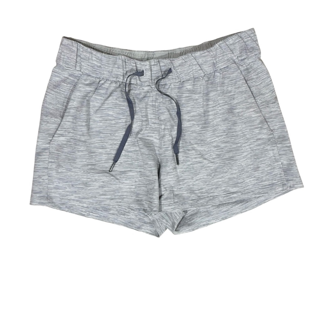 Lululemon on the fly short Wee are from space nimbus battleship alpine size 10